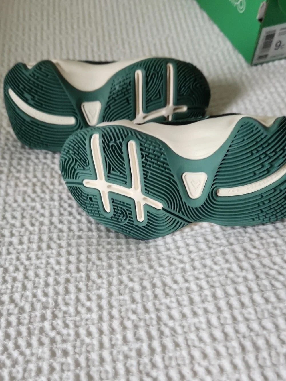 Nike Kids Black & Green Sneakers Giannis Immortality 9C. New With Box